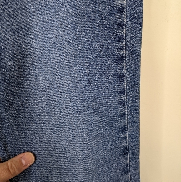 Levi's Vintage 505 Straight Leg Regular Fit High Rise Mom Jeans - Picture 8 of 11